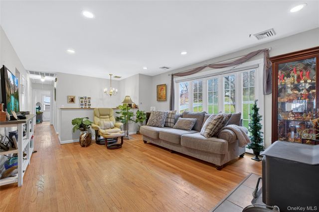 81 Brandy Lane, Wappingers Falls, NY 12590