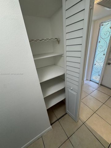 7981 S French Dr 2-202, Pembroke Pines, FL 33024
