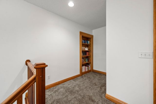 380 Sioux Lookout, Lino Lakes, MN 55014