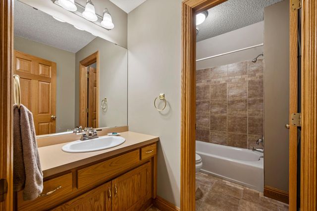 380 Sioux Lookout, Lino Lakes, MN 55014