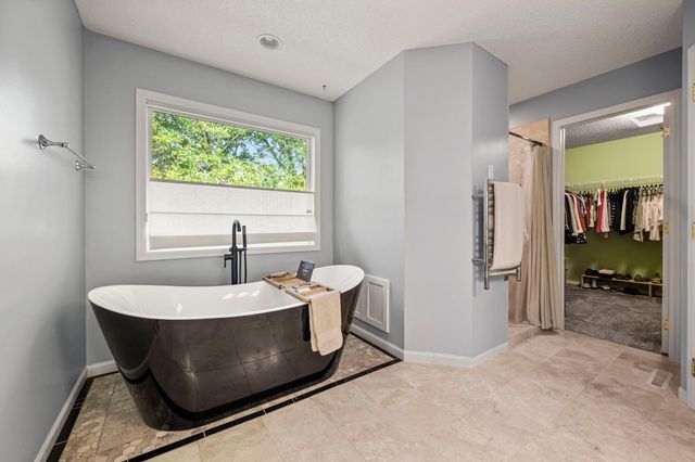 380 Sioux Lookout, Lino Lakes, MN 55014