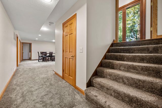 380 Sioux Lookout, Lino Lakes, MN 55014