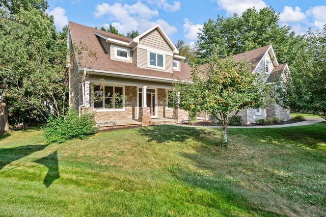 380 Sioux Lookout, Lino Lakes, MN 55014