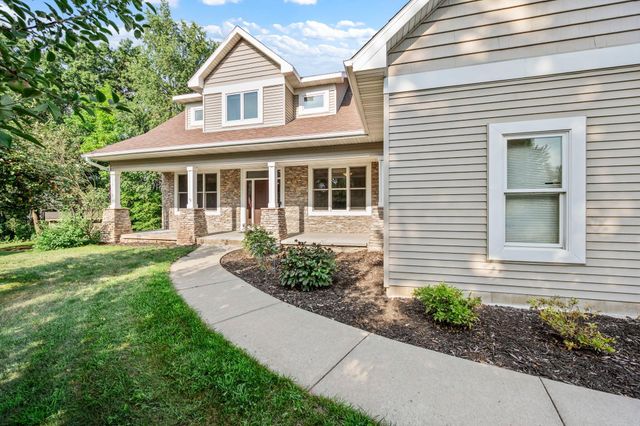 380 Sioux Lookout, Lino Lakes, MN 55014