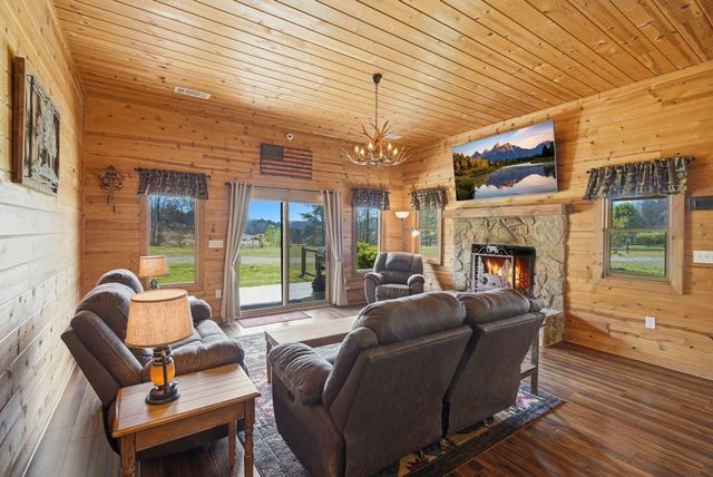 12877 Appalachian Hwy, Morganton, GA 30560