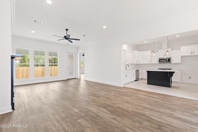 101 Gosling Way, Lafayette, LA 70507