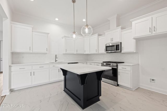 101 Gosling Way, Lafayette, LA 70507