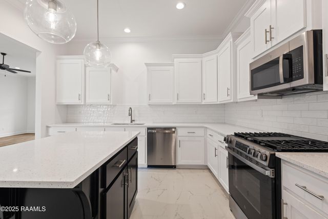 101 Gosling Way, Lafayette, LA 70507