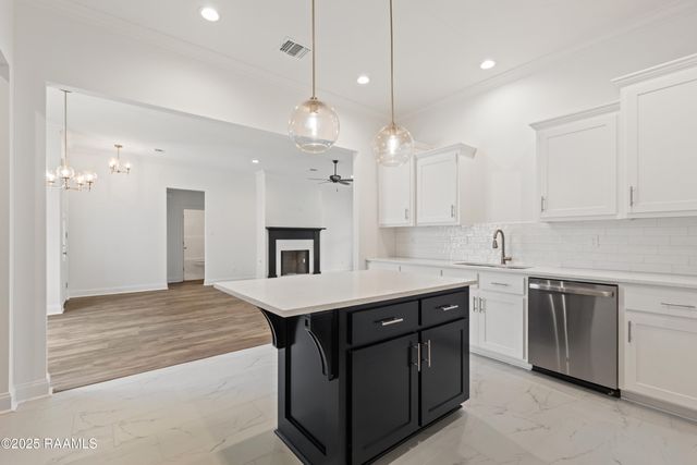 101 Gosling Way, Lafayette, LA 70507