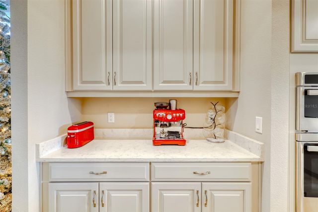 6374 GRANDVIEW HILL COURT, Bradenton, FL 34203