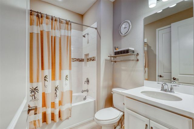 6374 GRANDVIEW HILL COURT, Bradenton, FL 34203
