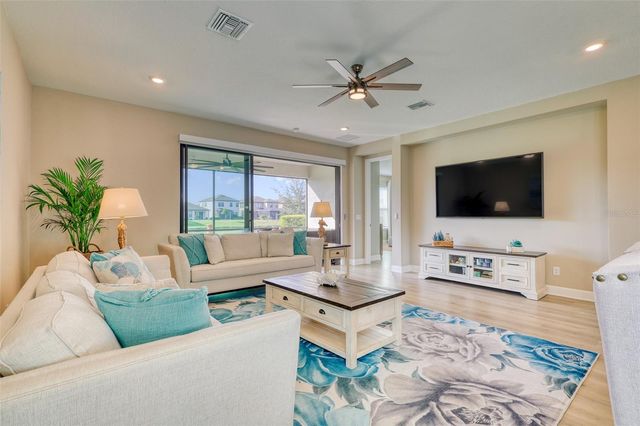 6374 GRANDVIEW HILL COURT, Bradenton, FL 34203