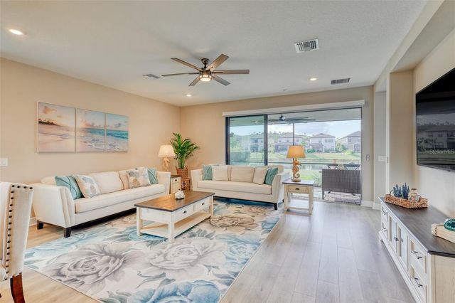 6374 GRANDVIEW HILL COURT, Bradenton, FL 34203