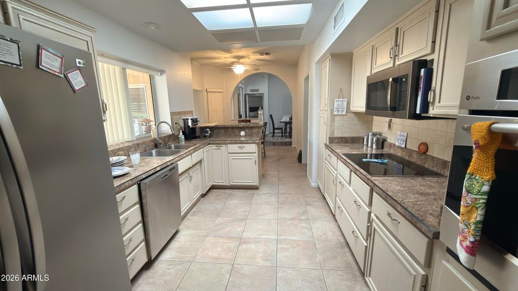 Image 10 of property listing at 14710 W HERITAGE Drive, Sun City West, AZ 85375