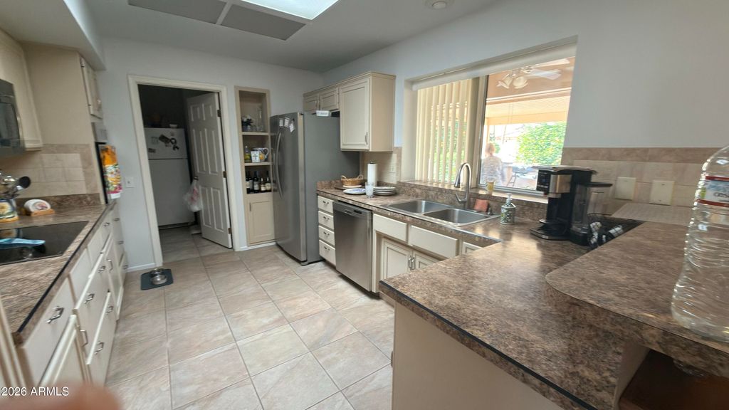 Image 9 of property listing at 14710 W HERITAGE Drive, Sun City West, AZ 85375