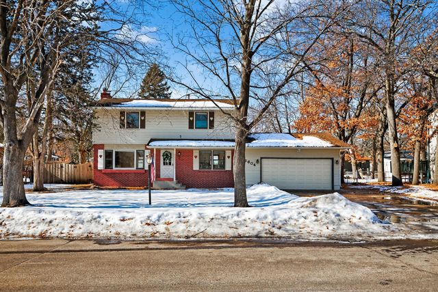 11604 Eldorado Street NW, Coon Rapids, MN 55433