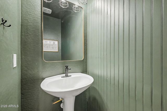 2435 W ARROYO Way, San Tan Valley, AZ 85144