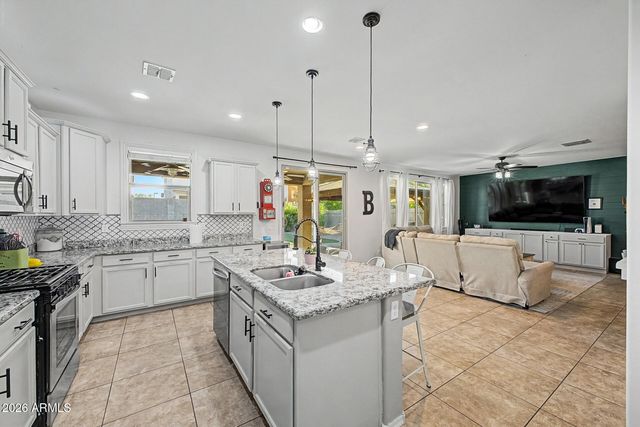 2435 W ARROYO Way, San Tan Valley, AZ 85144