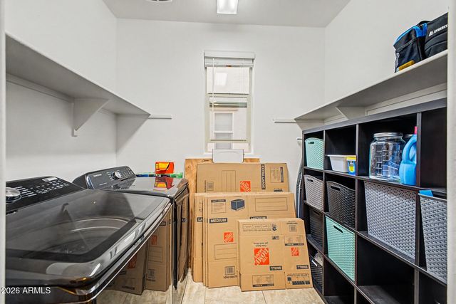 2435 W ARROYO Way, San Tan Valley, AZ 85144