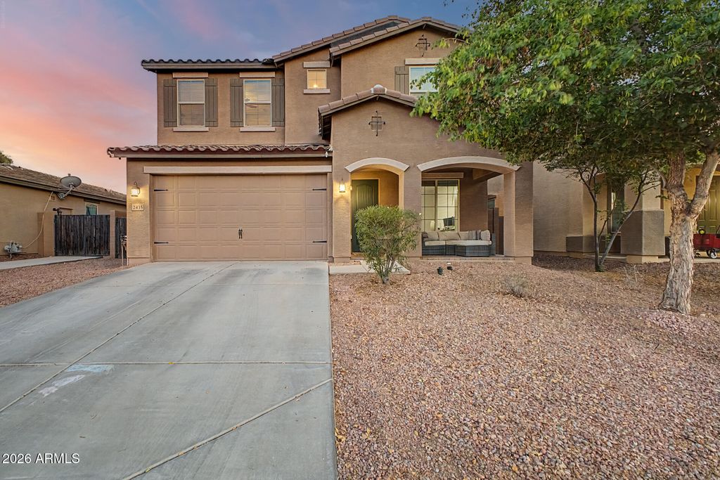 Image 2 of property listing at 2435 W ARROYO Way, San Tan Valley, AZ 85144