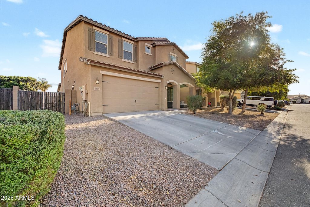 Image 9 of property listing at 2435 W ARROYO Way, San Tan Valley, AZ 85144