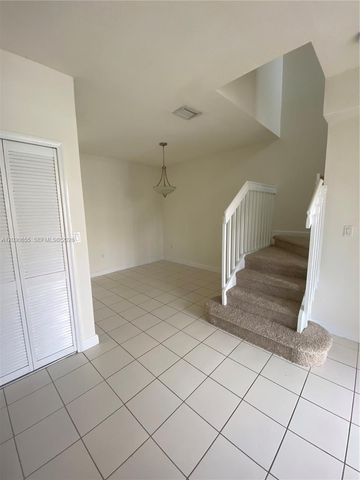 2330 SE 10th St 2330, Homestead, FL 33035