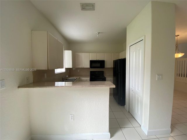 2330 SE 10th St 2330, Homestead, FL 33035