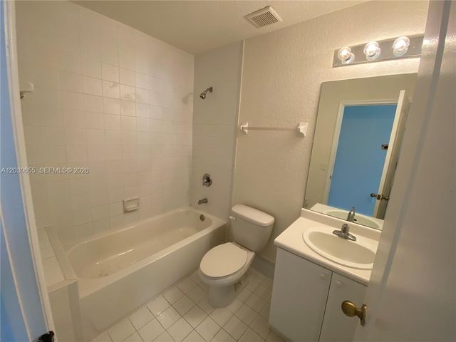 2330 SE 10th St 2330, Homestead, FL 33035