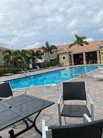 2330 SE 10th St 2330, Homestead, FL 33035