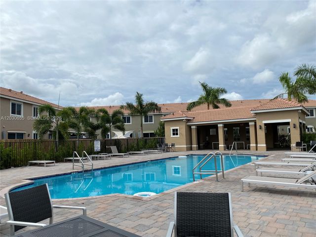 2330 SE 10th St 2330, Homestead, FL 33035