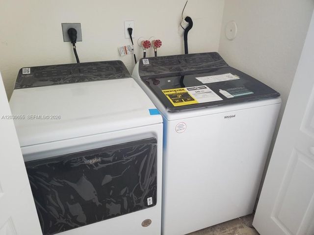2330 SE 10th St 2330, Homestead, FL 33035