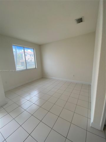 2330 SE 10th St 2330, Homestead, FL 33035