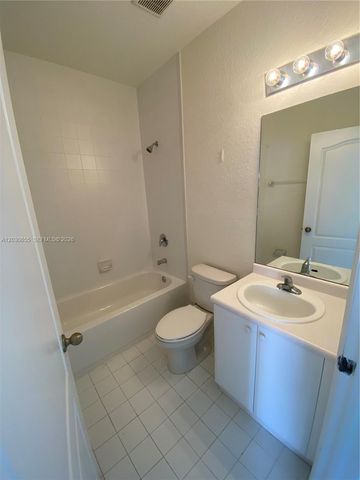 2330 SE 10th St 2330, Homestead, FL 33035