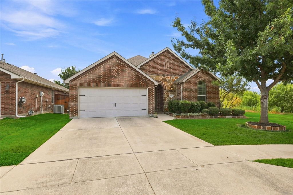 9200 Comanche Ridge Drive, Fort Worth, TX 76131 — exterior