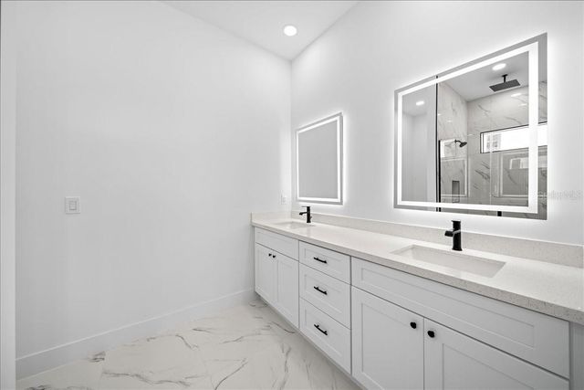 2116 NE 10TH AVENUE, Cape Coral, FL 33909