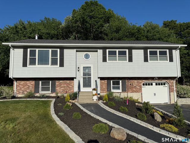 29 Deer Ridge Road, Stonington, CT 06378