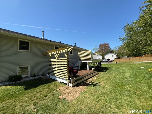 29 Deer Ridge Road, Stonington, CT 06378