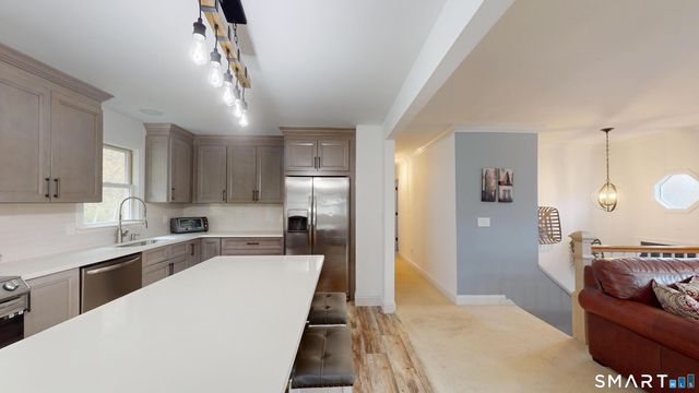 29 Deer Ridge Road, Stonington, CT 06378