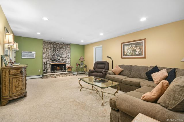 16 Sycamore Lane, Levittown, NY 11756