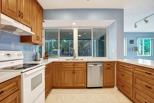 5211 SW 91st Terrace, Cooper City, FL 33328