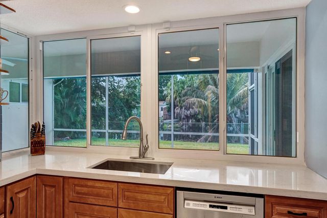 5211 SW 91st Terrace, Cooper City, FL 33328