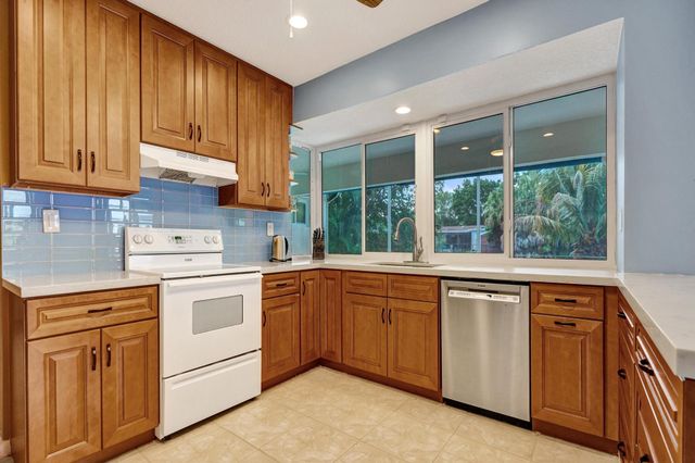 5211 SW 91st Terrace, Cooper City, FL 33328