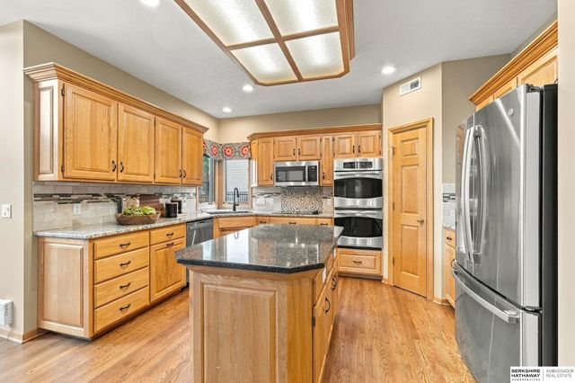 15716 Burdette Street, Omaha, NE 68116