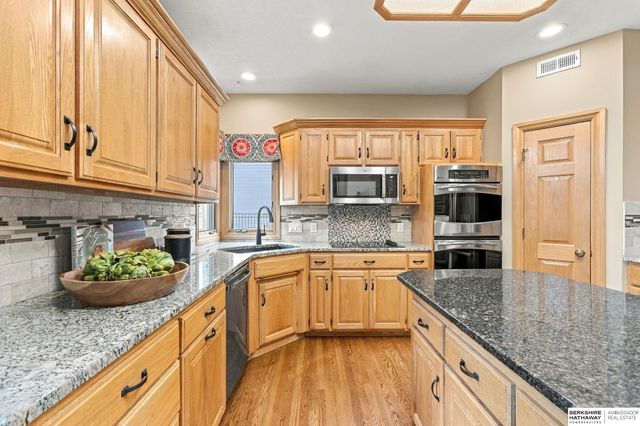 15716 Burdette Street, Omaha, NE 68116