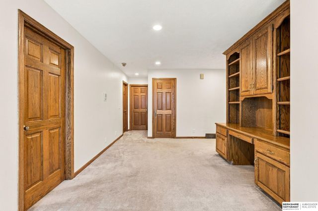 15716 Burdette Street, Omaha, NE 68116