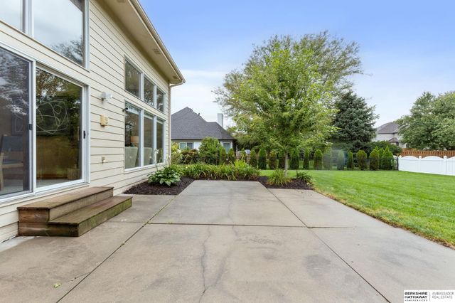 15716 Burdette Street, Omaha, NE 68116