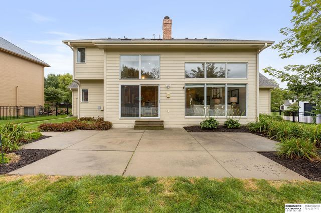 15716 Burdette Street, Omaha, NE 68116