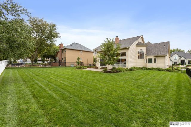 15716 Burdette Street, Omaha, NE 68116