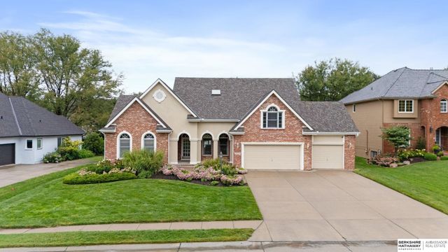 15716 Burdette Street, Omaha, NE 68116