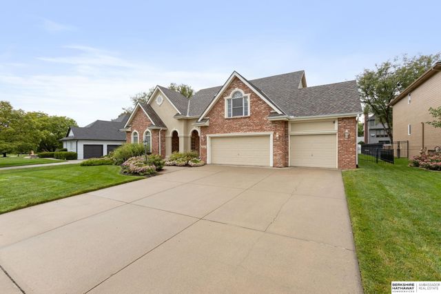 15716 Burdette Street, Omaha, NE 68116